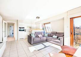 Corner Apartment With 2 Bedrooms