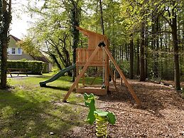 Comfortable Family and Friends House With Wellness