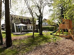 Comfortable Family and Friends House With Wellness