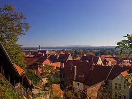 Lovely Apartment in Ptuj With Golf Course Nearby