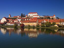 Lovely Apartment in Ptuj With Golf Course Nearby