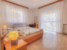 Lovely Apartment in Ptuj With Golf Course Nearby