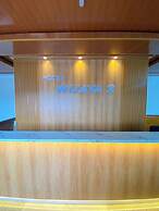 Hotel Wijaya family 2