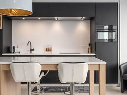 Stylish Apartment Near the Center