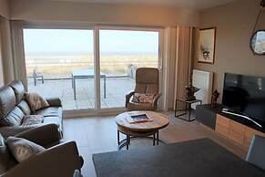 Apartment in Nieuwpoort With sea View