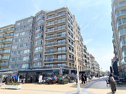 Apartment in Nieuwpoort With sea View