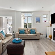 Comfrey Cottage - Lovely Cottage Near the Beach