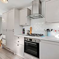 Comfrey Cottage - Lovely Cottage Near the Beach