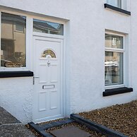 Comfrey Cottage - Lovely Cottage Near the Beach