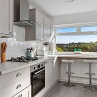 Comfrey Cottage - Lovely Cottage Near the Beach