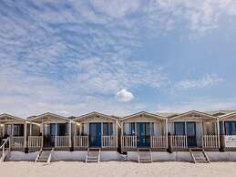 Nice Beach House With Direct sea View, on the North Sea Beach of Wijk 