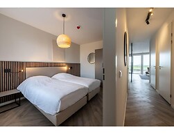 Beautiful Apartment With Marina View