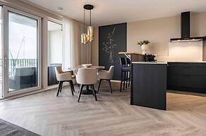 Beautiful Apartment With Marina View