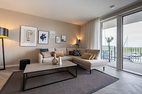 Beautiful Apartment With Marina View