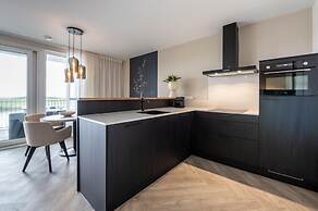 Beautiful Apartment With Marina View