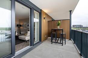 Beautiful Apartment With Marina View