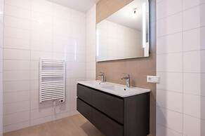 Beautiful Apartment With Marina View