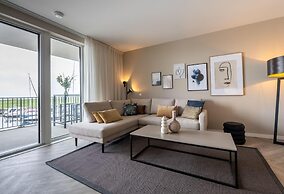 Beautiful Apartment With Marina View