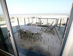 Apartment in Nieuwpoort With sea Views