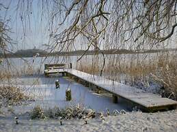 Holiday House House by the Lake