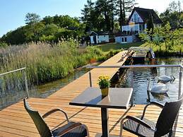 Holiday House House by the Lake