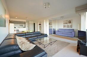 Modern Apartment for 4 People With View