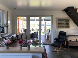 Schaal Lake Residence