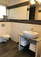 Schaal Lake Residence