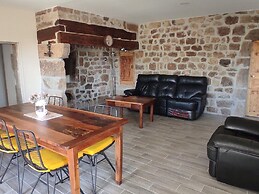 Renovated Farmhouse Escape