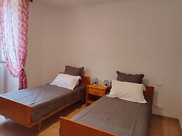 Renovated Farmhouse Escape