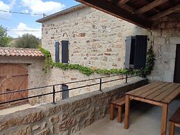 Renovated Farmhouse Escape