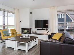 Villa With two Saunas in Delfstrahuizen