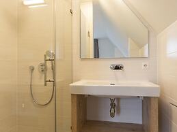 Villa With two Saunas in Delfstrahuizen