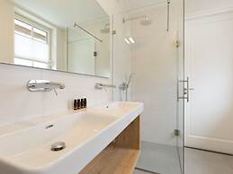 Villa With two Saunas in Delfstrahuizen