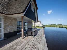 Villa With two Saunas in Delfstrahuizen