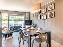 Zeewandeling Apartment Near the Beach