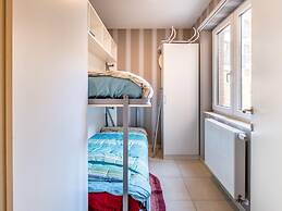 Zeewandeling Apartment Near the Beach