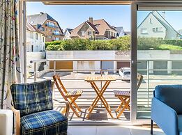 Zeewandeling Apartment Near the Beach