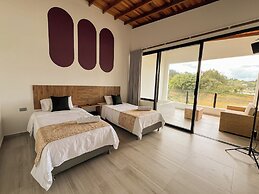 Viajero Guatapé Hostel & Lake Club