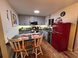 Hummingbird Mountain Cottage