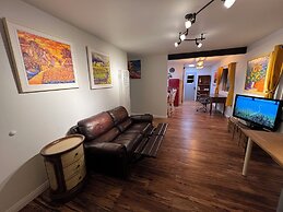 Hummingbird Mountain Cottage