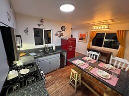 Hummingbird Mountain Cottage