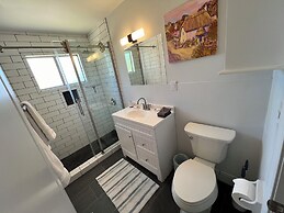 Hummingbird Mountain Cottage