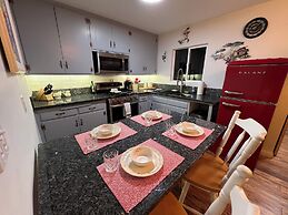 Hummingbird Mountain Cottage