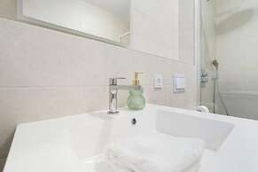 Brand new studio in center