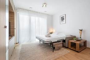 Brand new studio in center