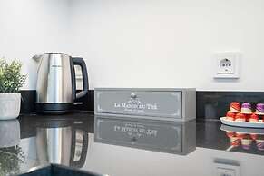 Brand new studio in center