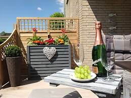 Watt's Dream Close to the Beach