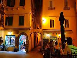 Apartment RR - One Bedroom Apartment With Balcony