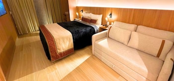 AX Setai Yacht